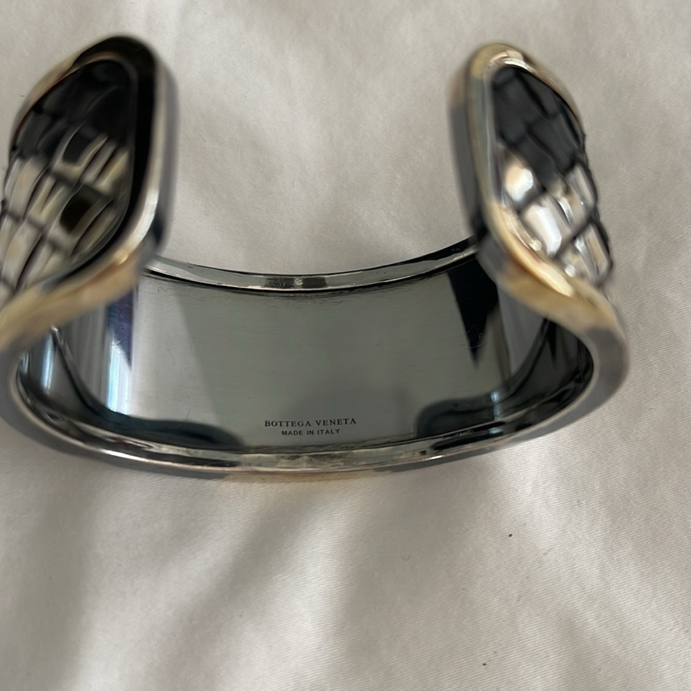 BOTTEGA VENETA Silver and leather intrecciato cuff bracelet - Picture 4 of 6